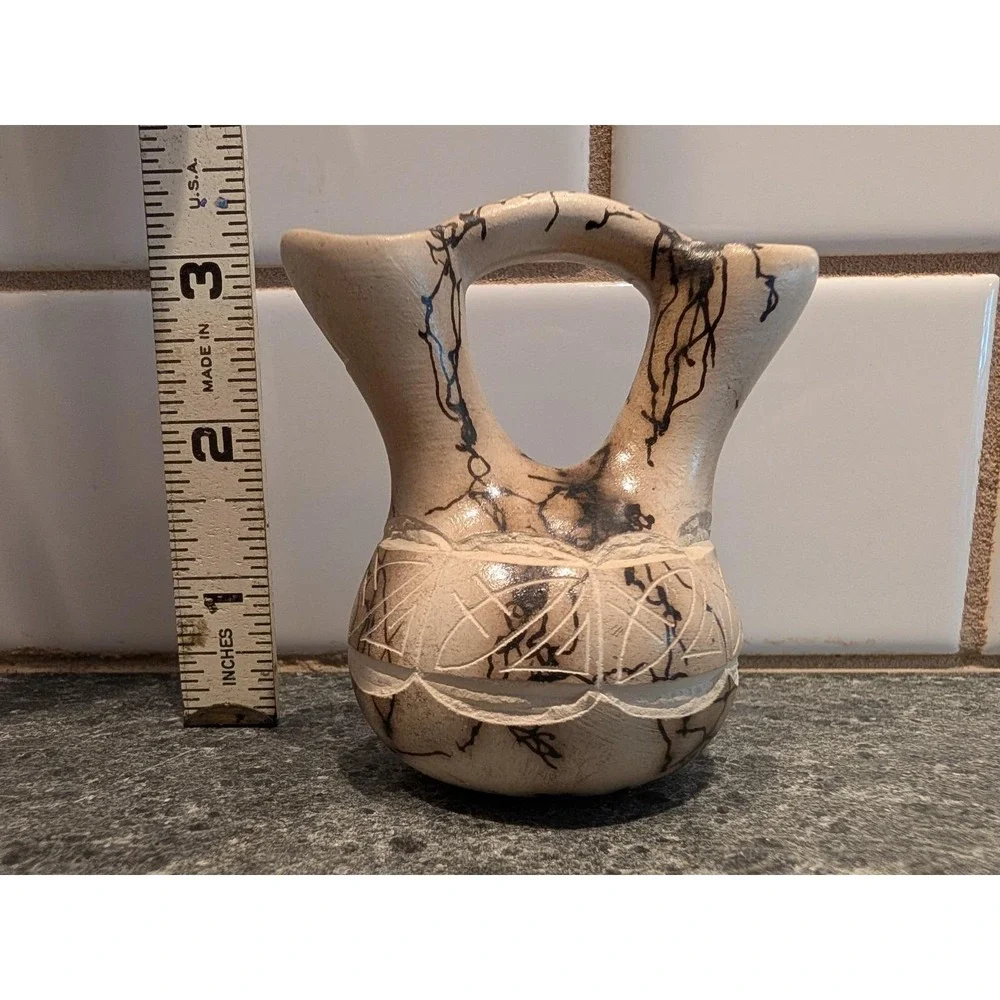 MINI 3in Native Navajo Signed T Vail Horse Hair Incised Pottery‎ Wedding Vase
